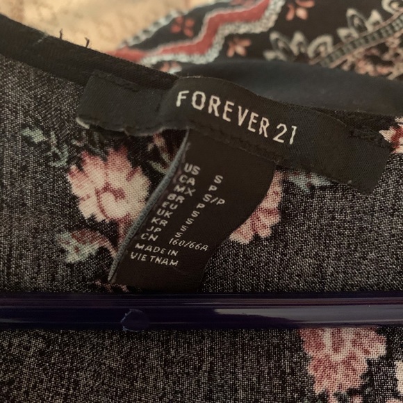 🔥 3/$20 Forever 21 Floral Romper - Picture 4 of 4